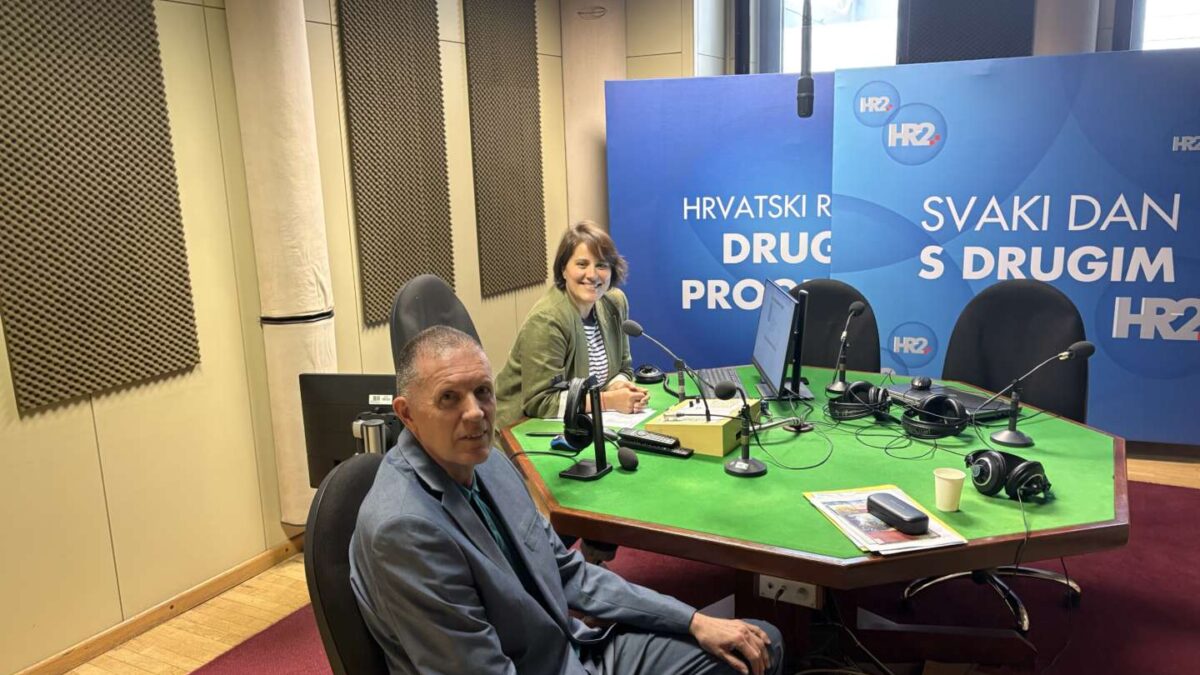 Prof. dr. sc. Željan Maleš  na programima Hrvatske radiotelevizije predstavio Farmaceutski  botanički vrt „Fran Kušan“