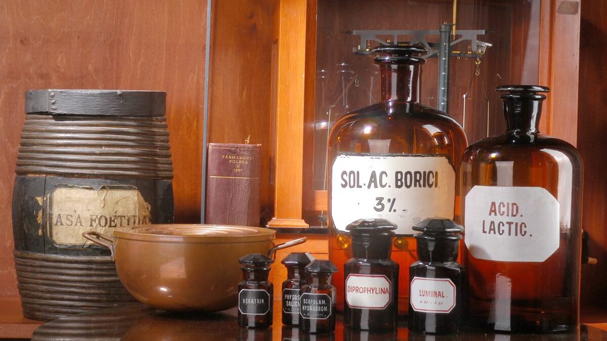 Proslava 50. godišnjice upisa na Farmaceutsko-biokemijski fakultet Sveučilišta U Zagrebu, generacije 1976/77.